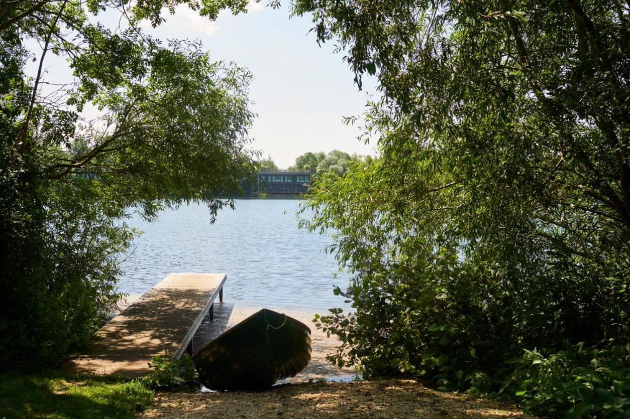 The Lakes By Yoo Lechlade Exteriör bild
